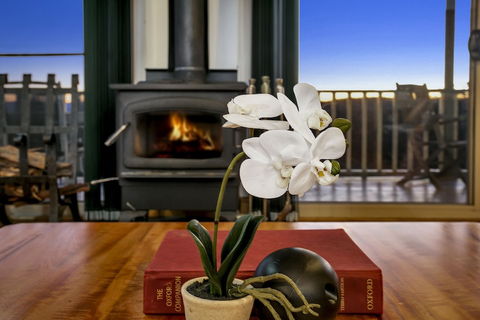 Narrow Neck Lodge - Goulburn Accommodation 1