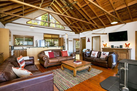 Narrow Neck Lodge - Goulburn Accommodation 0