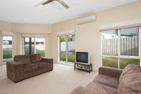 Felicity - Goulburn Accommodation 5