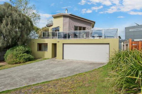 Felicity - Goulburn Accommodation 2