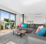 Coral Reef - Goulburn Accommodation