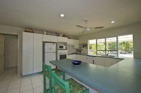 John's Tropical Island Home - Goulburn Accommodation 1