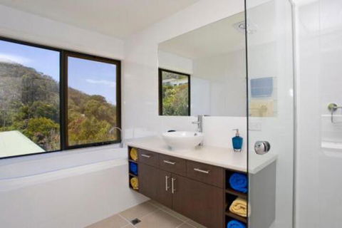 Earth Sea Sky - Goulburn Accommodation 2