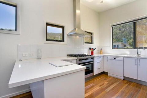 Earth Sea Sky - Goulburn Accommodation 7