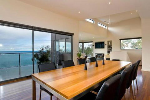 Azure - Goulburn Accommodation 5