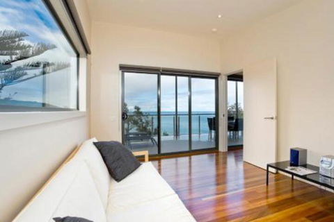 Azure - Goulburn Accommodation 4