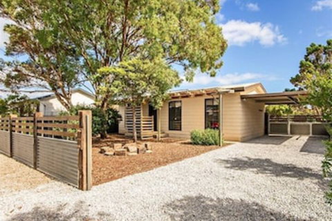 Sea Devine - Goulburn Accommodation 0