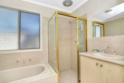 Green Reef Beach House - Goulburn Accommodation 0