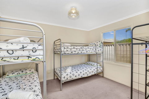 Green Reef Beach House - Goulburn Accommodation 2