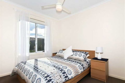 Sunset At Snapper Point - Goulburn Accommodation 3