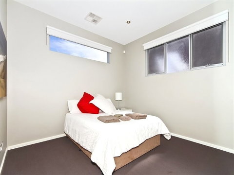 Ocean 180A - Goulburn Accommodation 4