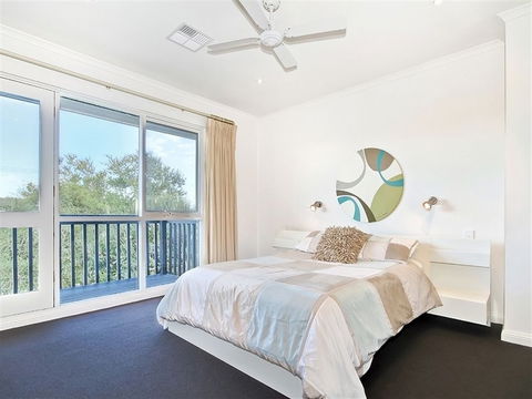 Tennis Elbow - Goulburn Accommodation 6