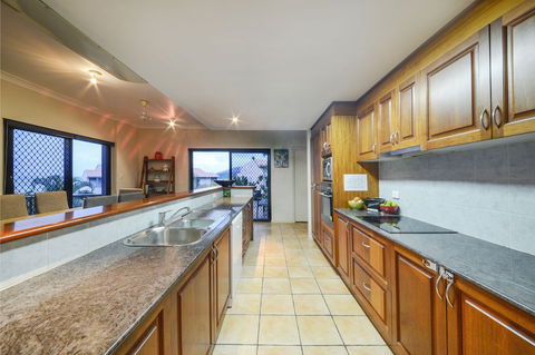 Airlie Harbour 3 Bedroom Apartment - Goulburn Accommodation 5