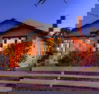 Grace's Spa Cottage - Goulburn Accommodation