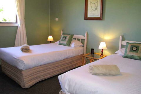 Engadine Cottage - Goulburn Accommodation 2