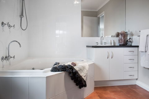 Accolade - Goulburn Accommodation 3