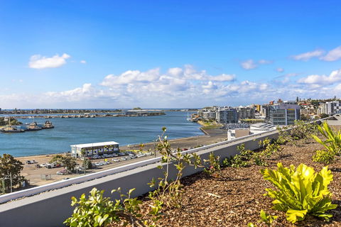 Astra Apartments Newcastle West - Goulburn Accommodation 5