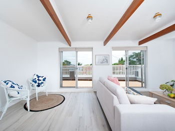 The Loft At Fingal Bay - Goulburn Accommodation 1
