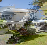 Through the Looking Glass - Goulburn Accommodation