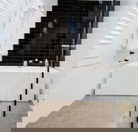 Bespoke On Main - Goulburn Accommodation