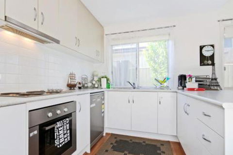 The Residence - Goulburn Accommodation 3