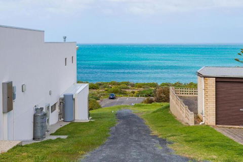 Seagull House Ocean Viewed House - Goulburn Accommodation 3