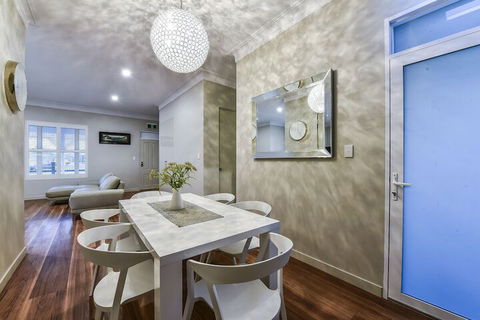 Aloha Luxury Central Apartments - Goulburn Accommodation 6