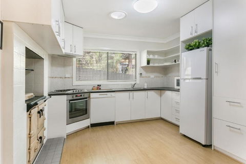 Sunflower Cottage - Goulburn Accommodation 5