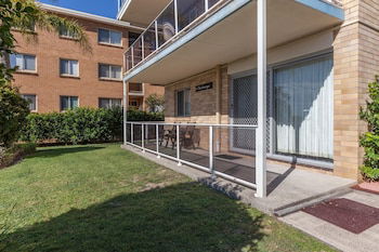 Castaways Unit 1, 17 Shoal Bay Road - Goulburn Accommodation 0