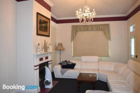 YesterYear On West - Goulburn Accommodation 4