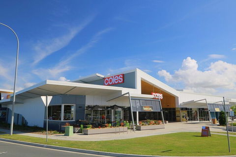 A Deluxe Swim Up Drift Apartments South - Goulburn Accommodation 1