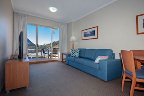 Barrington, 713/35-45 Shoal Bay Road - Goulburn Accommodation 0