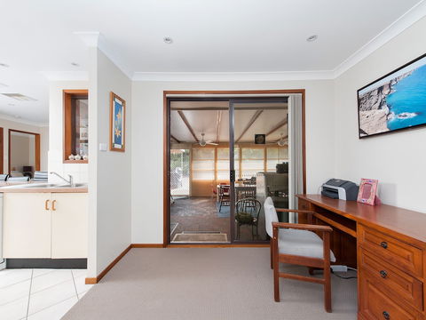 Wildflowers At Fingal Bay - Goulburn Accommodation 2