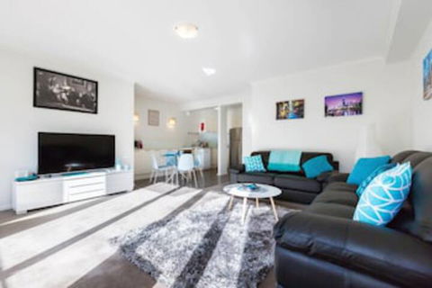 AMAL, 1BDR North Melbourne Apartment - Goulburn Accommodation 0
