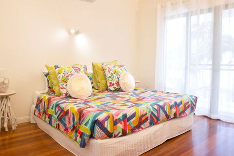 Absolute BeachFront Bliss @ Newell Beach - Goulburn Accommodation 7