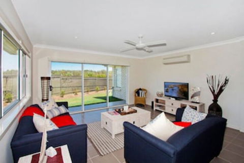 SALTY PAUSE At BONDI HOUSE - Goulburn Accommodation 0