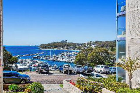 2 BEDROOM APARTMENT LAMAN LODGE UNIT 2 - Goulburn Accommodation 1