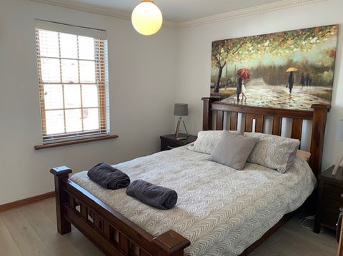 Adelaide Style Accommodation Near City - Goulburn Accommodation 2