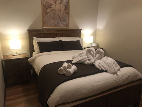 Atina Rocks Country Homestead - Goulburn Accommodation 4