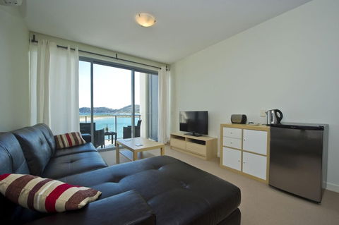 Blue On Blue Studio Room 1362 - Goulburn Accommodation 0