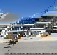 Maggies Beachfront Apt. 1 - Goulburn Accommodation