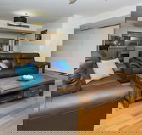 Maggies Beachfront Apt. 4 - Goulburn Accommodation
