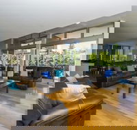 Maggies Beachfront Apt. 12 - Goulburn Accommodation