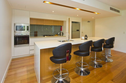Maggies Beachfront Apt. 2 - Goulburn Accommodation 2