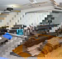 Maggies Beachfront Apt. 11 - Goulburn Accommodation