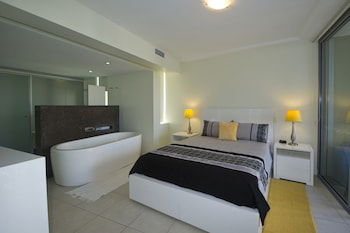 Blue On Blue Apartment 921 - Goulburn Accommodation 0