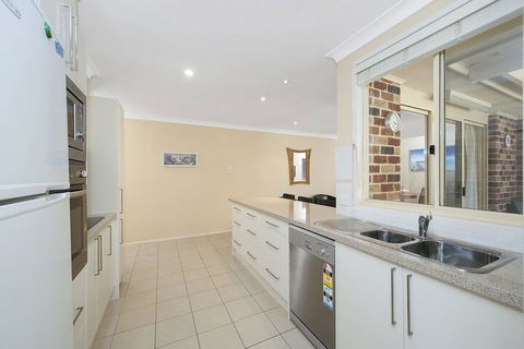 The Bay House 48 Government Road - Goulburn Accommodation 6
