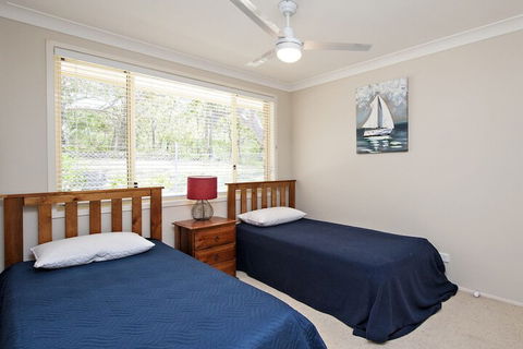 The Bay House 48 Government Road - Goulburn Accommodation 2