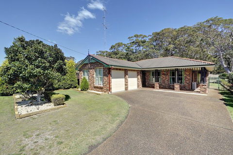 The Bay House 48 Government Road - Goulburn Accommodation 5