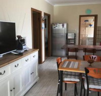 Flat 2 42 McMillan Rd - Goulburn Accommodation